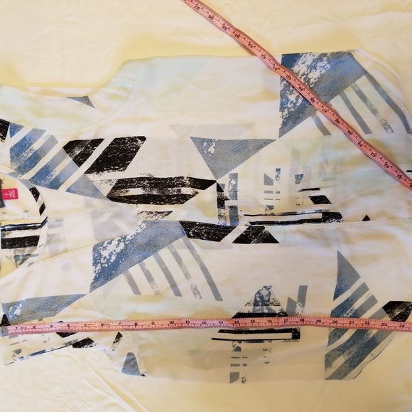 Vince Camuto Cap Sleeve Top - Picture 7 of 7